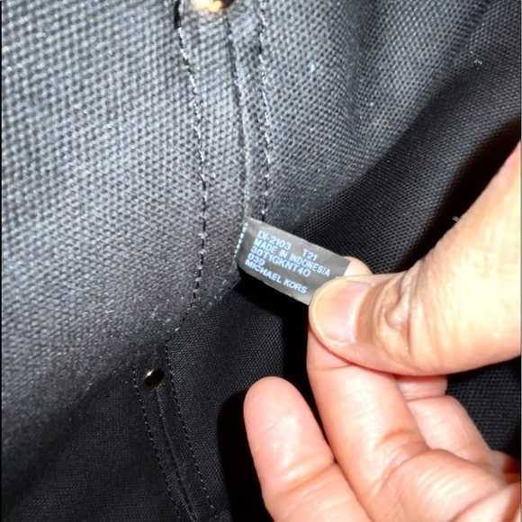 🌺 NWT Michael Kors MMK x 007 Beck XL Metallic Logo Weekender + Free Gifts 🌺 - Picture 10 of 15